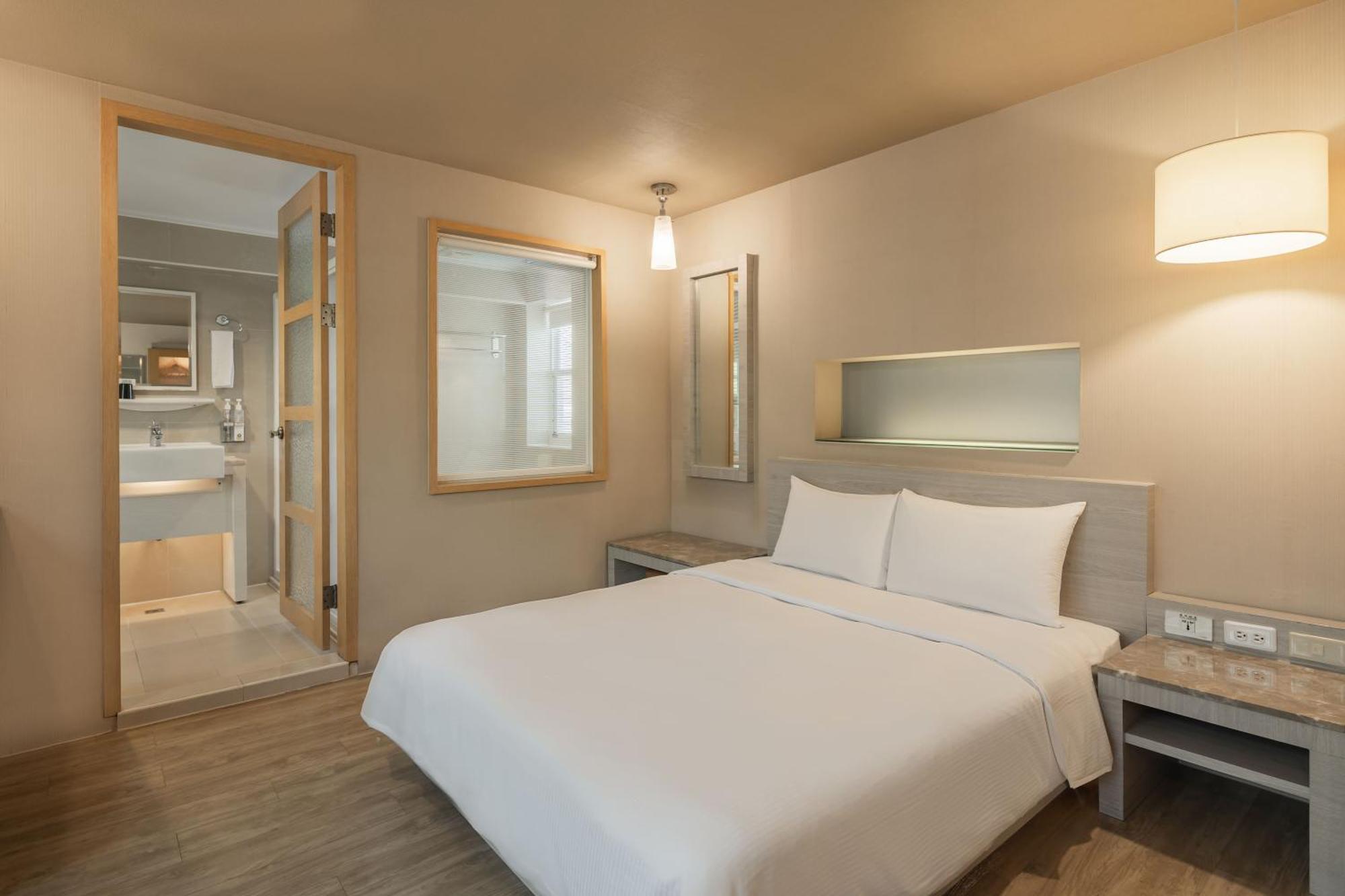 Kindness Hotel - Hanshen Kaohsiung Room photo