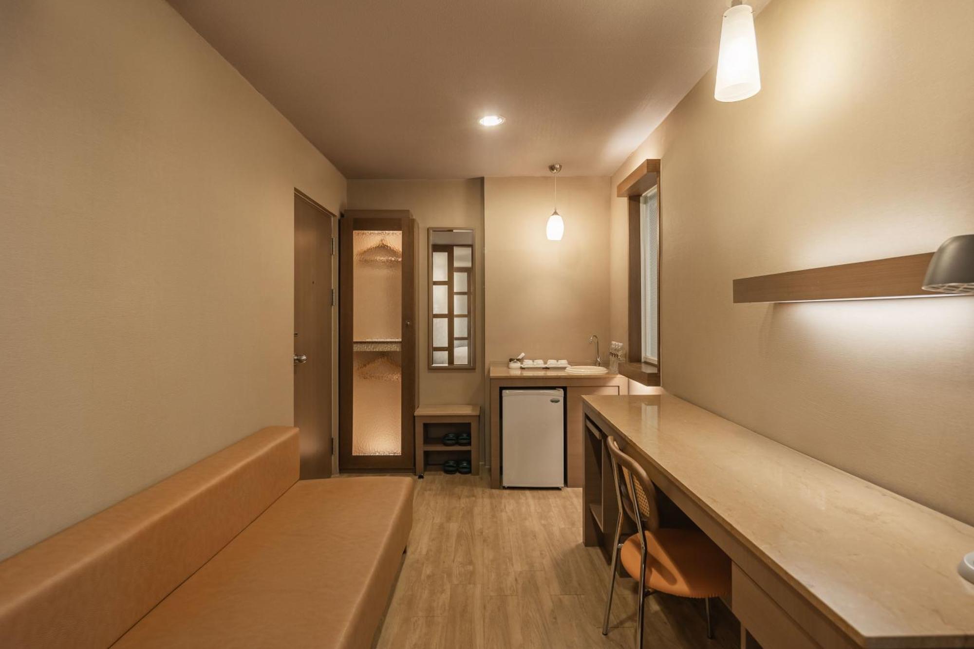 Kindness Hotel - Hanshen Kaohsiung Room photo