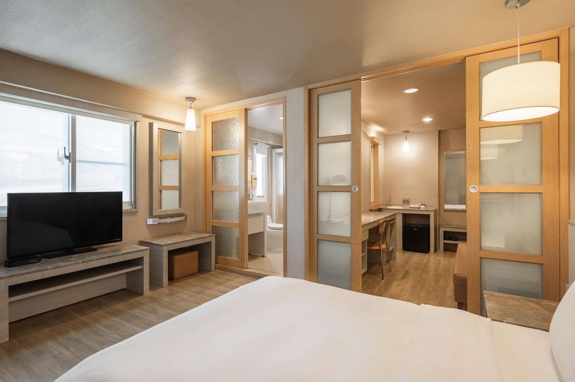 Kindness Hotel - Hanshen Kaohsiung Room photo