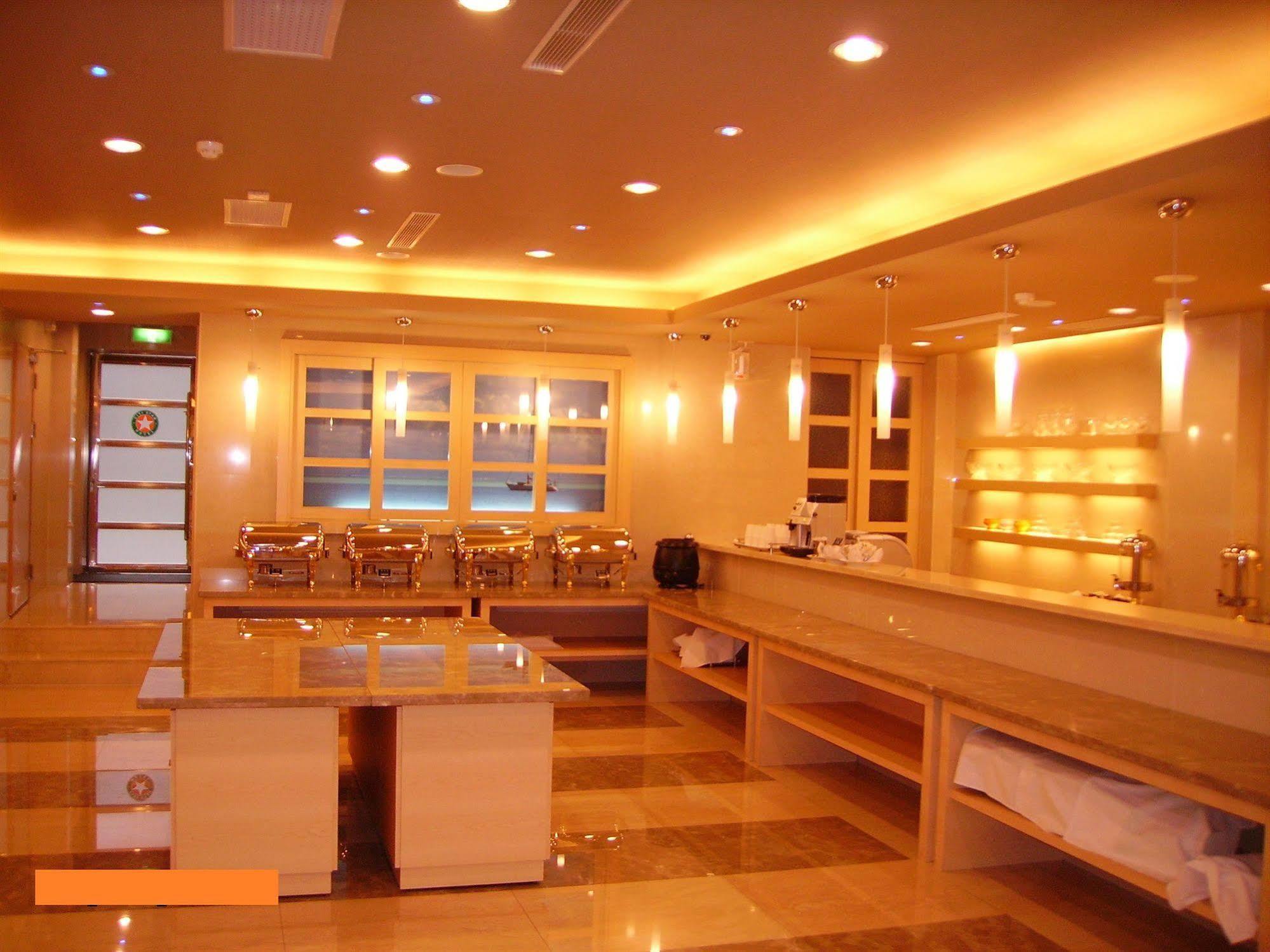 Kindness Hotel - Hanshen Kaohsiung Exterior photo