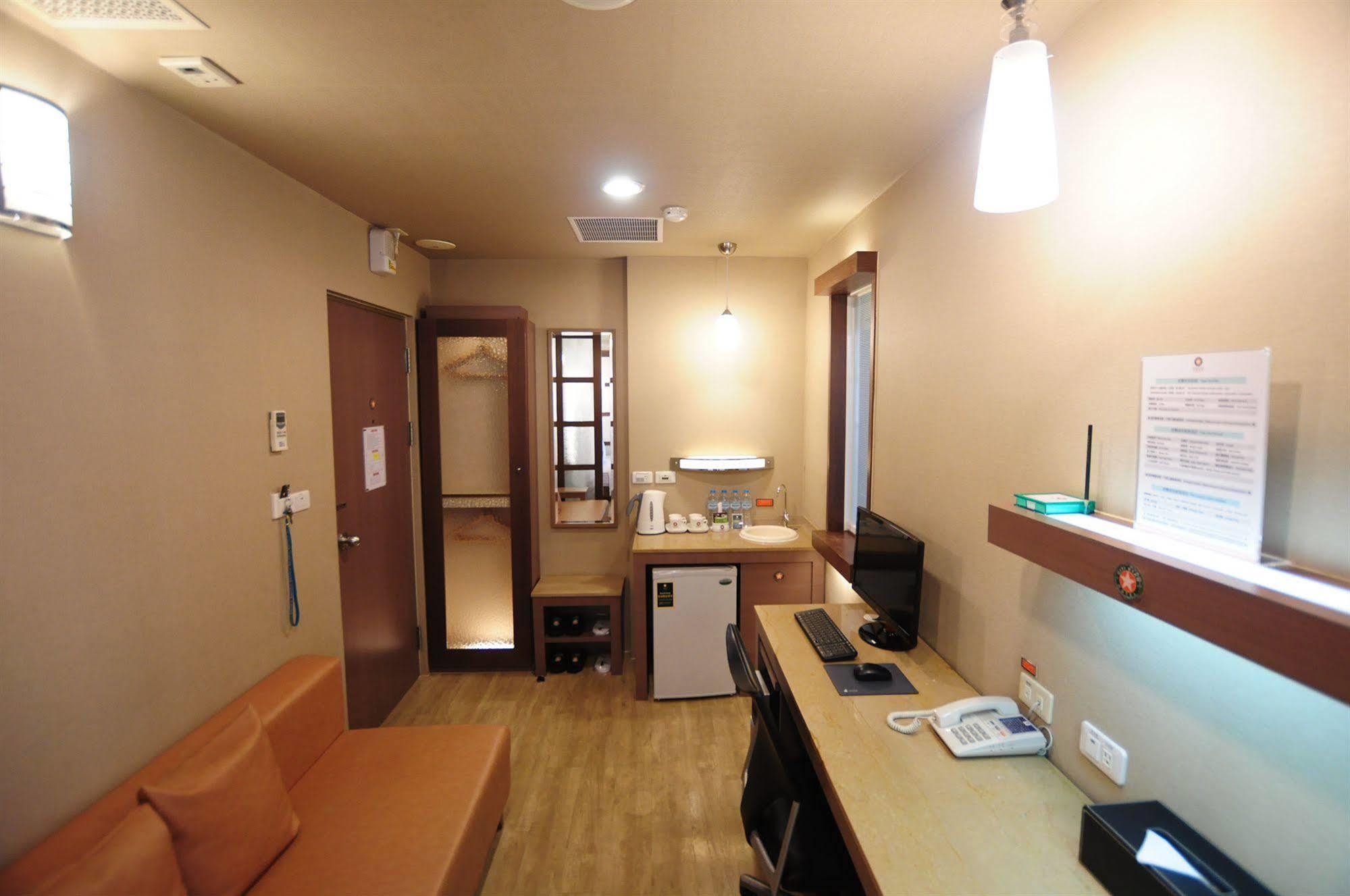 Kindness Hotel - Hanshen Kaohsiung Exterior photo
